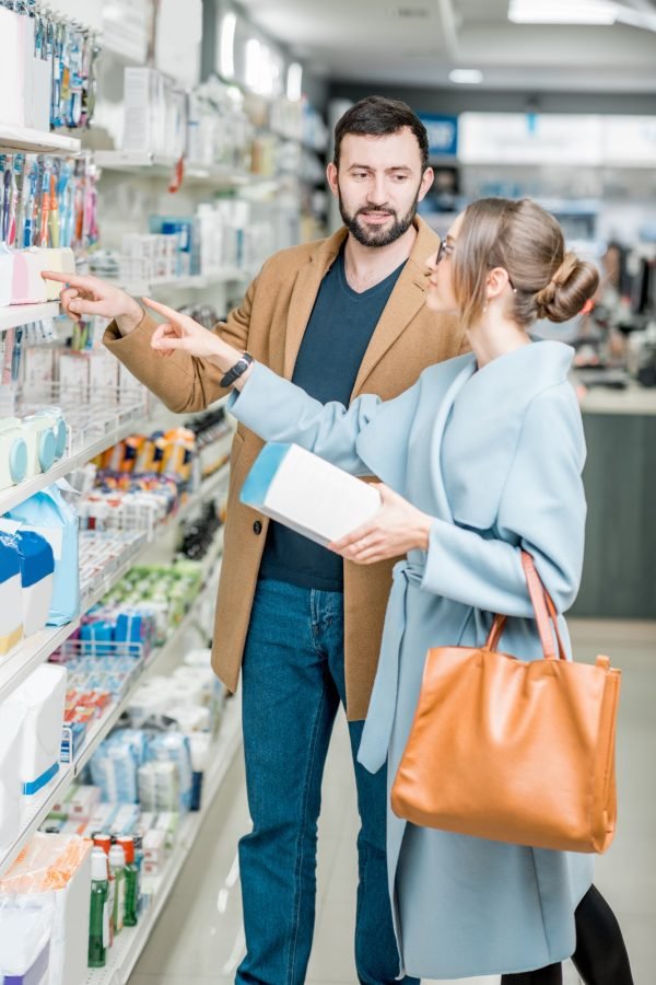 couple-in-the-pharmacy-store.jpg couple-in-the-pharmacy-store.jpg
